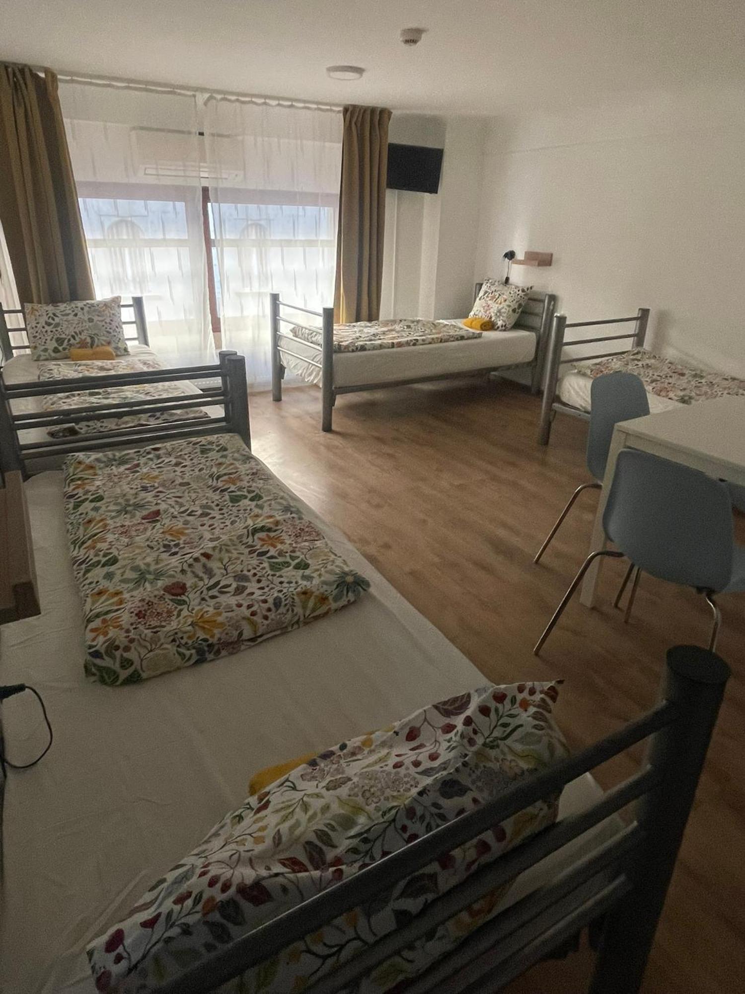 Center Hostel And Guest House بودابست المظهر الخارجي الصورة