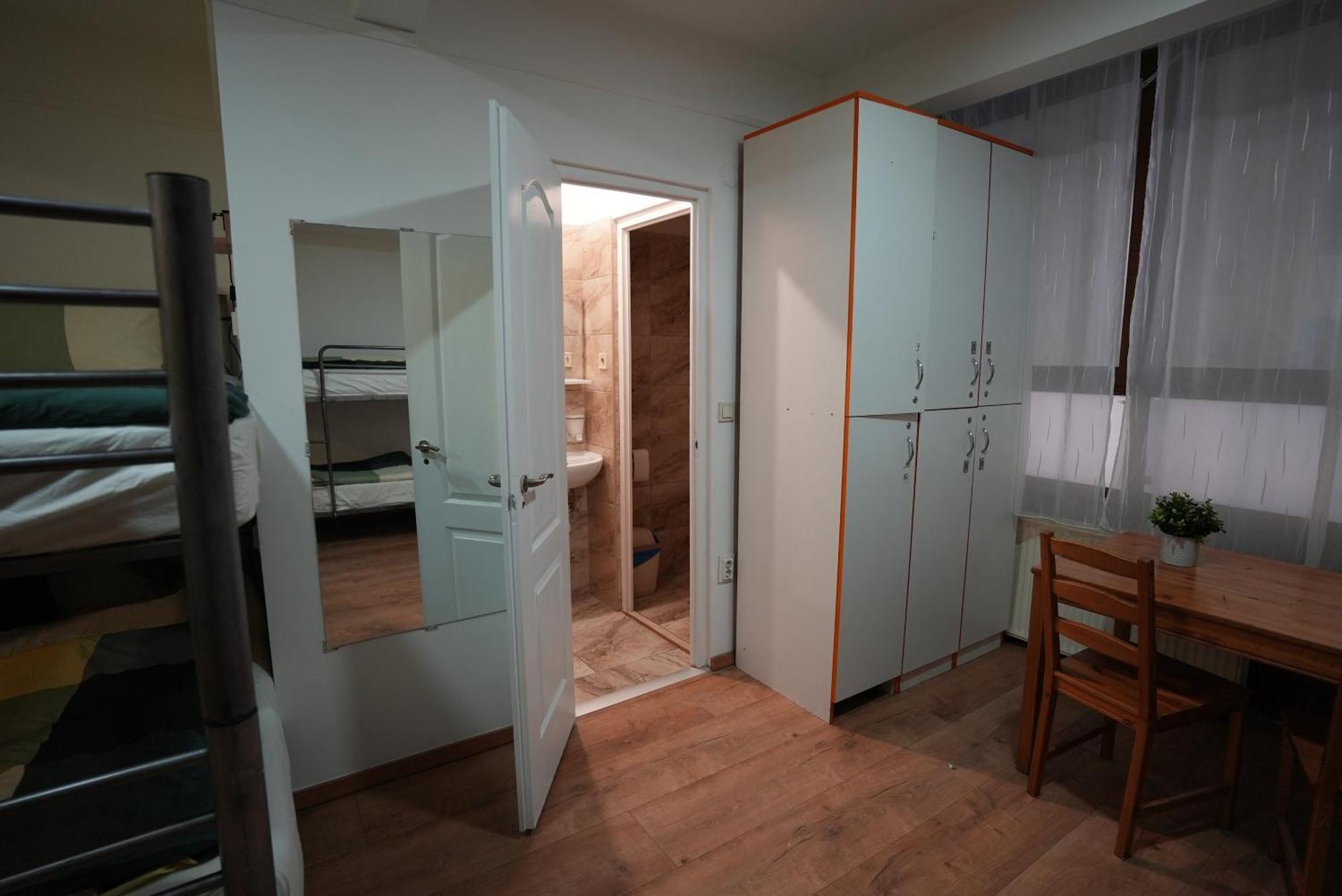 Center Hostel And Guest House بودابست المظهر الخارجي الصورة