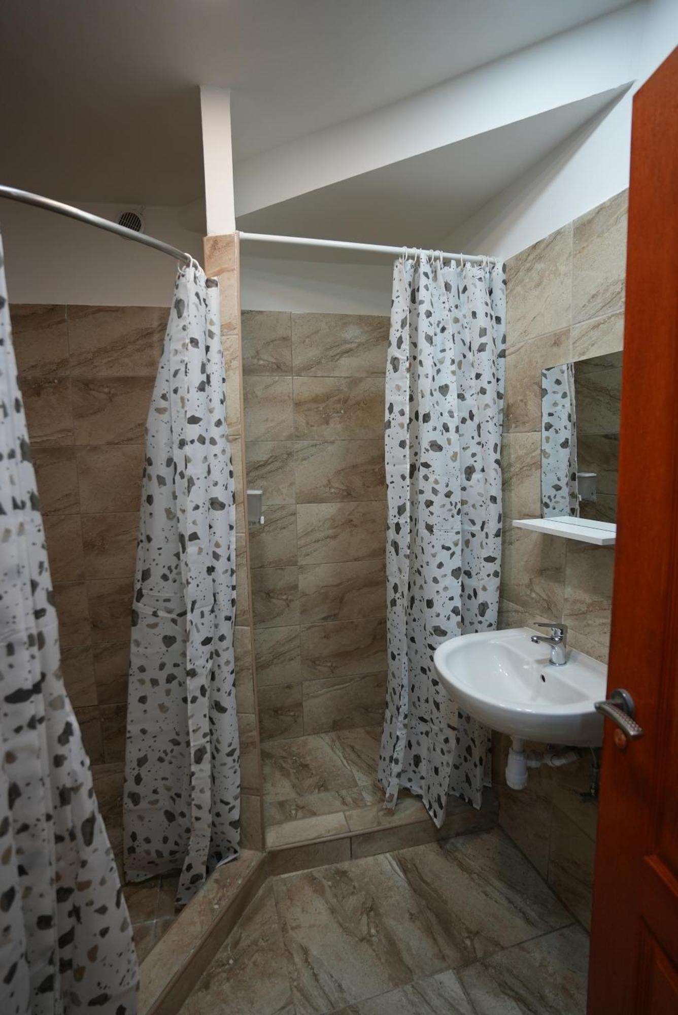 Center Hostel And Guest House بودابست المظهر الخارجي الصورة