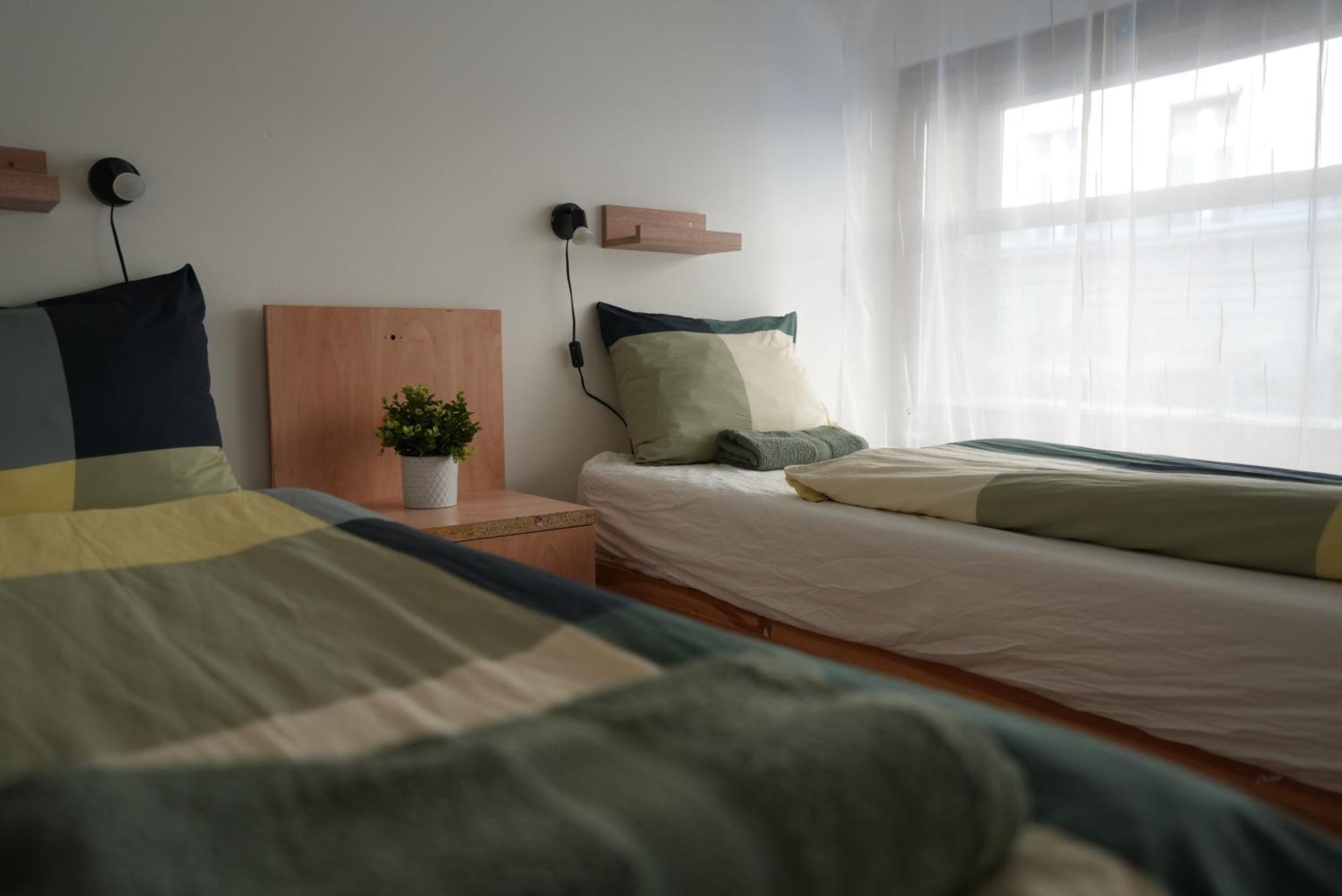 Center Hostel And Guest House بودابست المظهر الخارجي الصورة